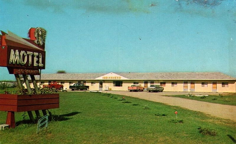 Williamston Inn (Indian Head Motel) - Vintage Postcard (newer photo)